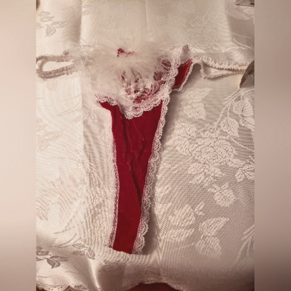 Vintage Fredericks of Hollywood Panties Red Velvet w Fur n Wte Lace T One Sz NWT